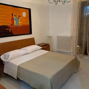 https://domenica-rooms.lecce-hotels.com