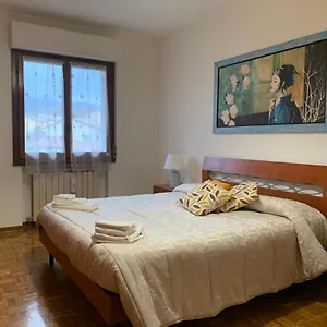 https://casa-di-lea.it-tuscanyhotel.com